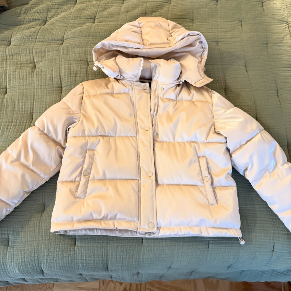 Beige Shiny Puffer Jacket (super puff liquid shine style)